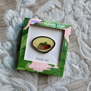 Stoney Clover Beverly Hills Hotel Enamel Pin